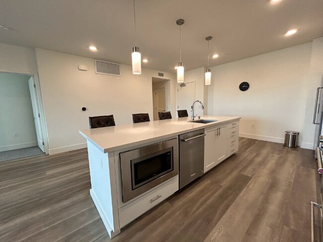 Photo - 3578 Rambla Pl Unidad 413