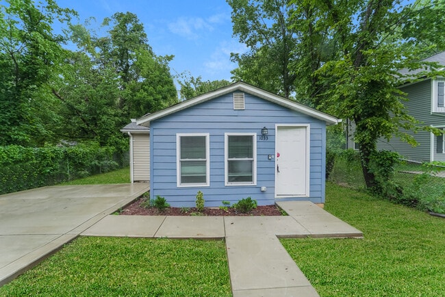 Building Photo - 1033 Gaither Pl NW