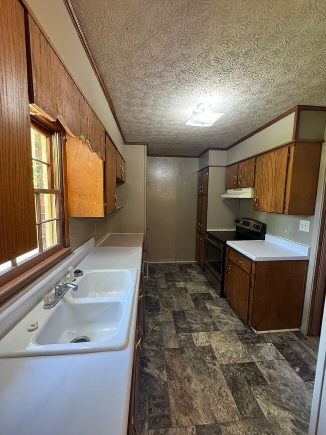 Photo - 400 7th Ave NE