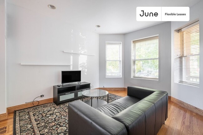 Photo - 3020 N Sawyer Ave Apartamento