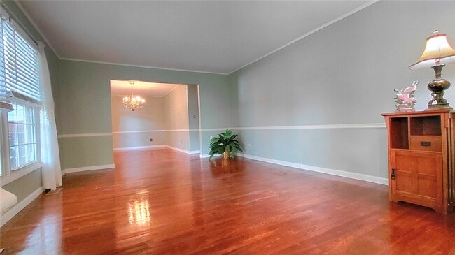 Photo - 874 Hollyridge Dr