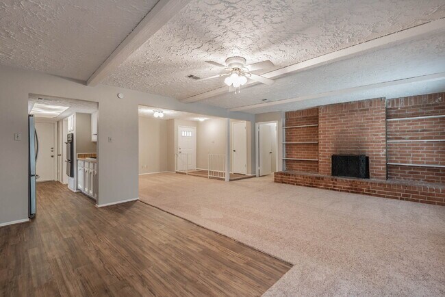 Photo - 6015 Knotty Post Ln