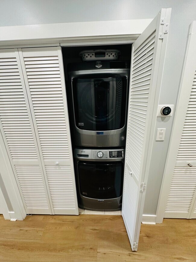 Photo - 216 21st St NE Unit 2