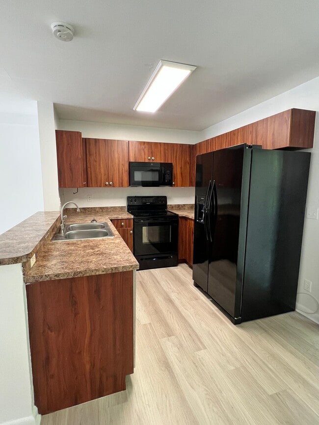 Photo - 2896 Edgehill Ln