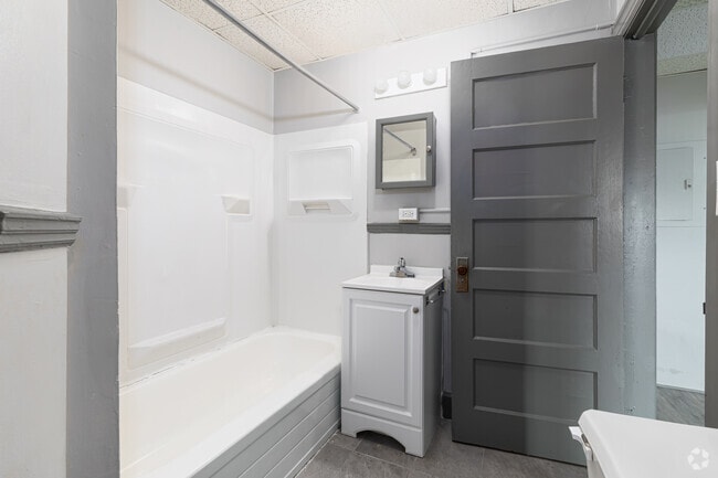 1BR, 1BA - Bathroom