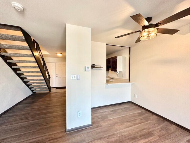 Photo - 11958 W Mill Rd Unidad 16 Rental