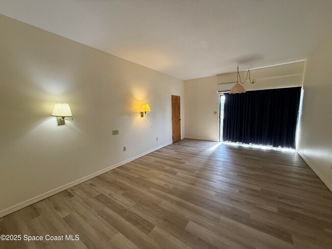 Photo - 2180 Country Club Dr Unit 201