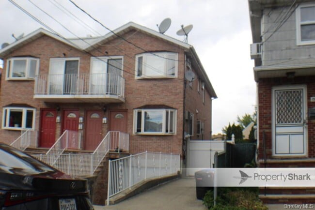 Building Photo - 151-39-151-18 18th Ave Unit First Floor
