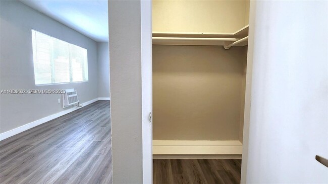 Photo - 934 Meridian Ave Unidad 8