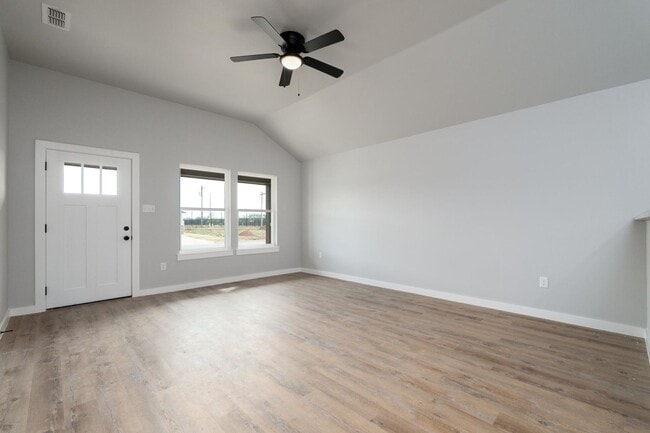 Building Photo - Stylish 3/2 Home with Open Concept Living — 15 Min to Stargate
