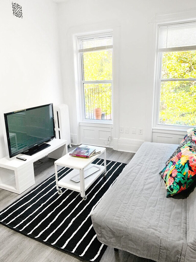 Building Photo - 206 W 138th St Unit ID1032041P