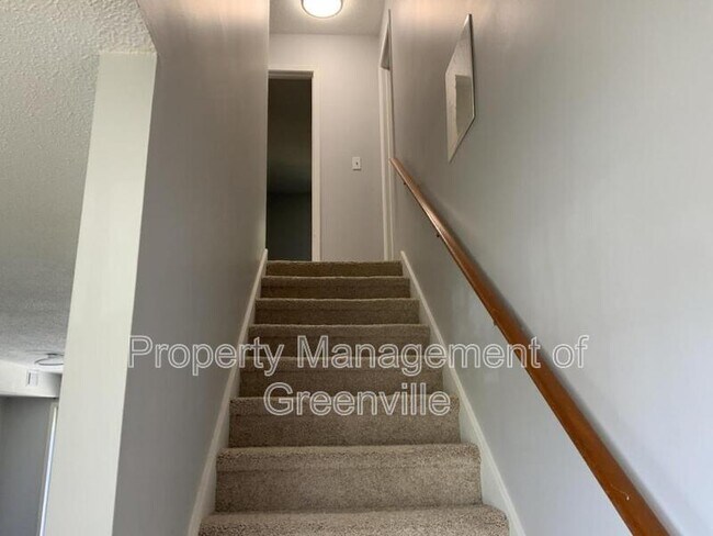 Photo - 342 Devonwood Ct