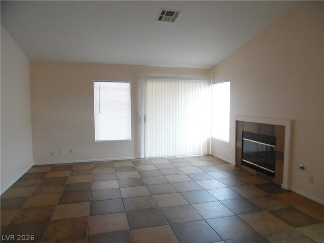 Photo - 701 Gullwing Ln