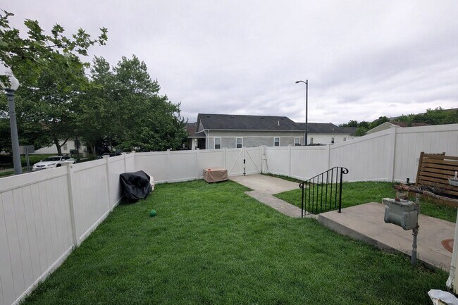 Photo - 3221 Stanton Rd SE