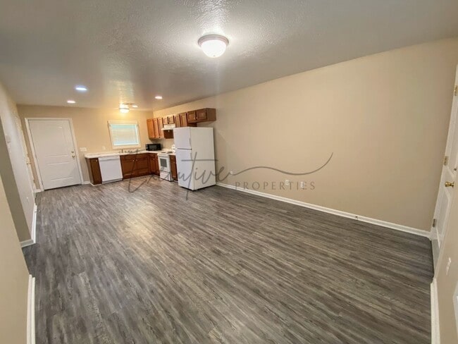 Photo - 308 E 1st St Unit A