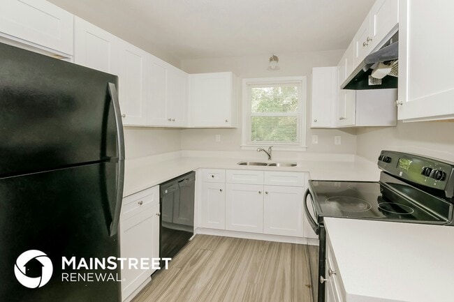 Photo - 6650 Walker Rd