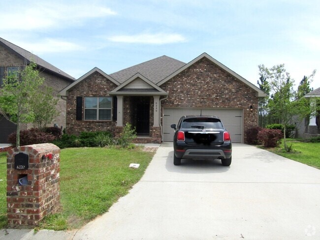 Building Photo - Ashley Plantation 3/2 Home with Open Layou...