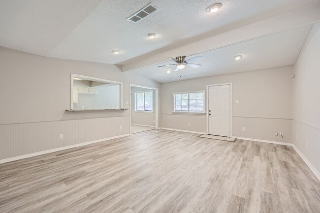 Photo - 602 Carl C Senter St