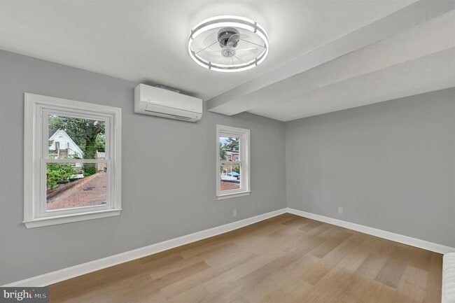 618 Chestnut Hill Ave Unidad 2B