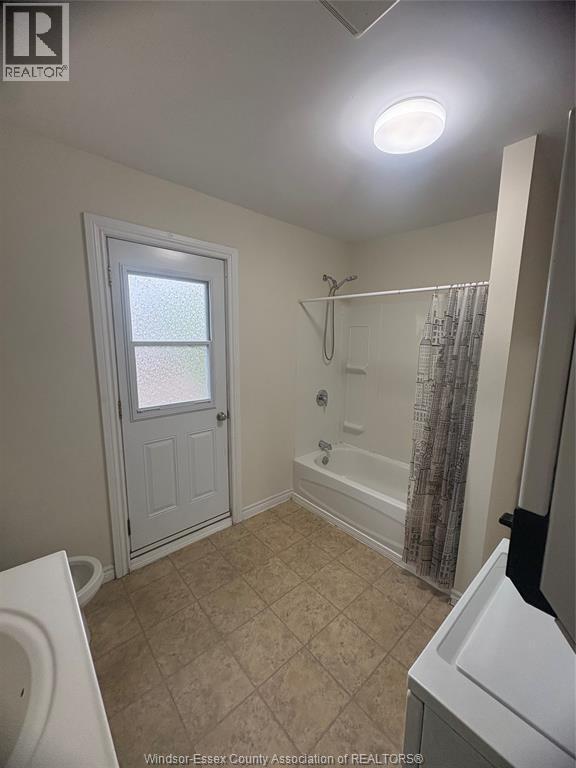 Photo - 853 Pillette Rd