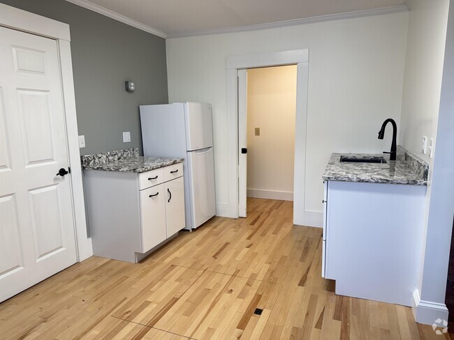 Building Photo - 73 Main St Unit 3 Rental