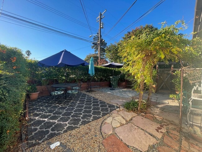 Photo - Cozy 1/1 Santa Clara Gem