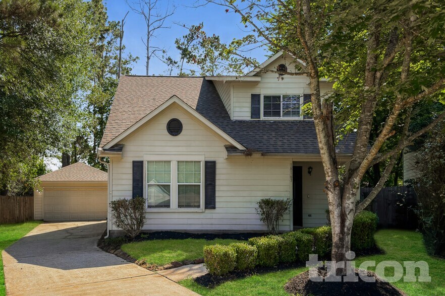 18167 Woodsdale Ct