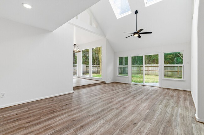 Photo - 23 Cedar Chase Pl
