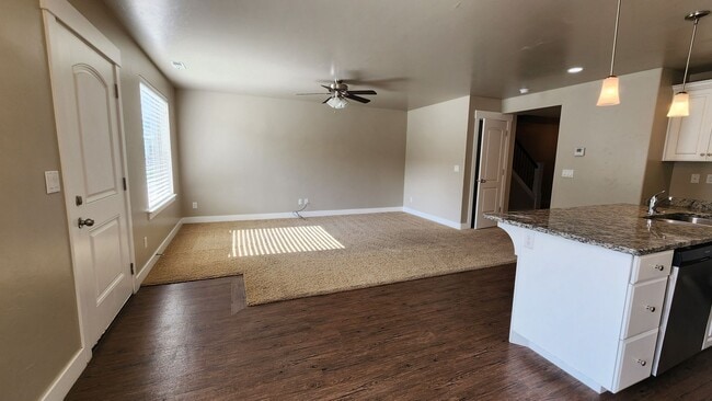 Photo - 576 N 220 E