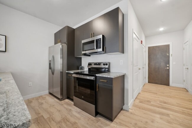 Photo - 227 N Walnut St Unit 117