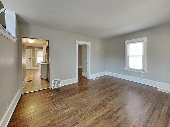 Photo - 4042 Clinton Ave