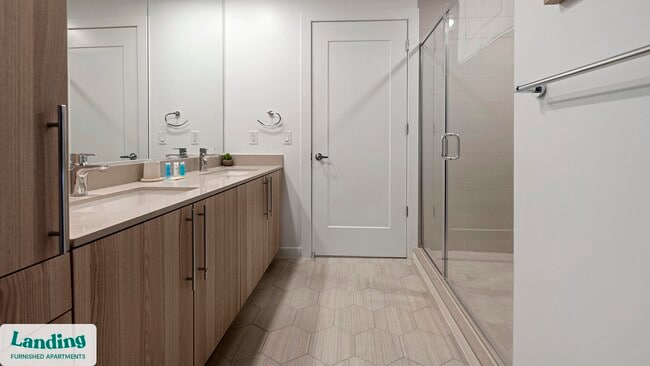 Photo - 5201 Leesburg Pike Unidad 437