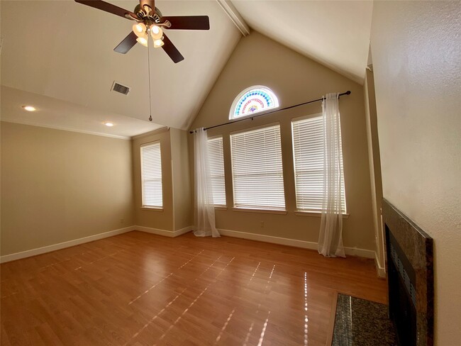 Photo - 735 Arlington St Unit 3