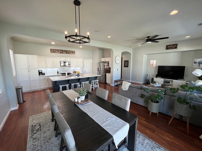 Photo - 645 W Fremont Ave
