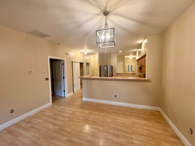 Photo - 2120 Mead Ln