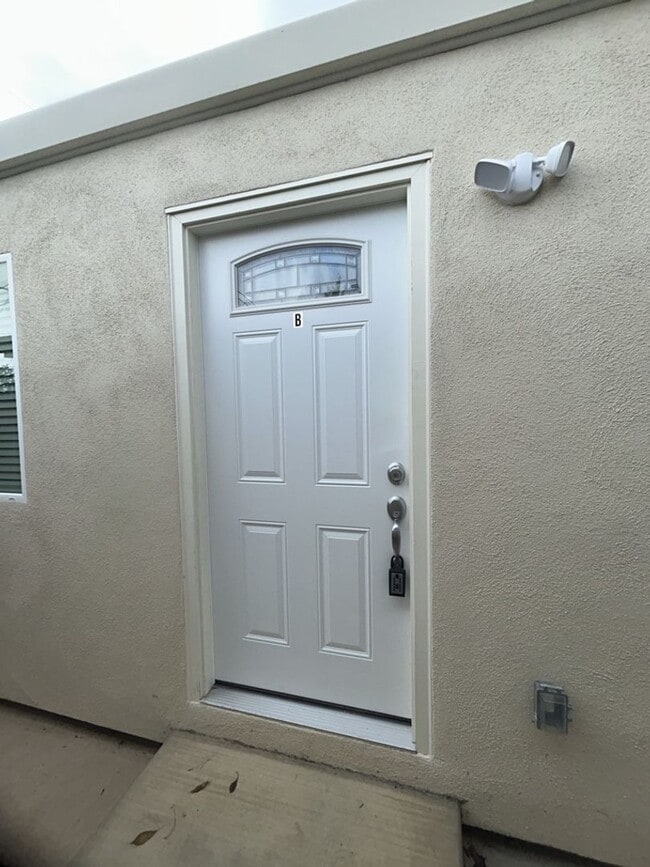 Building Photo - 1118 2nd St Unit 1118 2nd Street #B