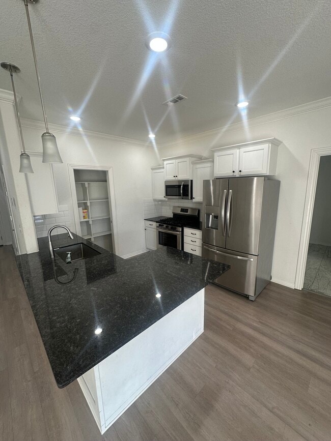 Photo - 1021 Lakeview Dr