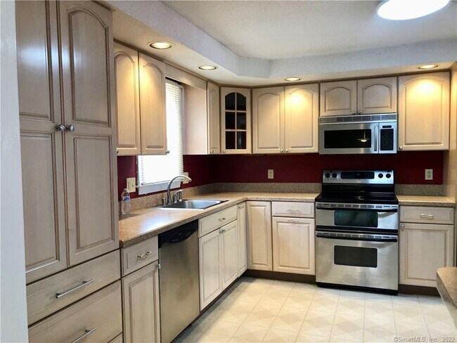 Photo - 49 Cheshire Dr