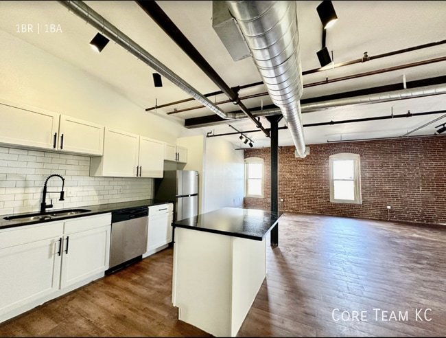Building Photo - 204 Walnut St Unit 507