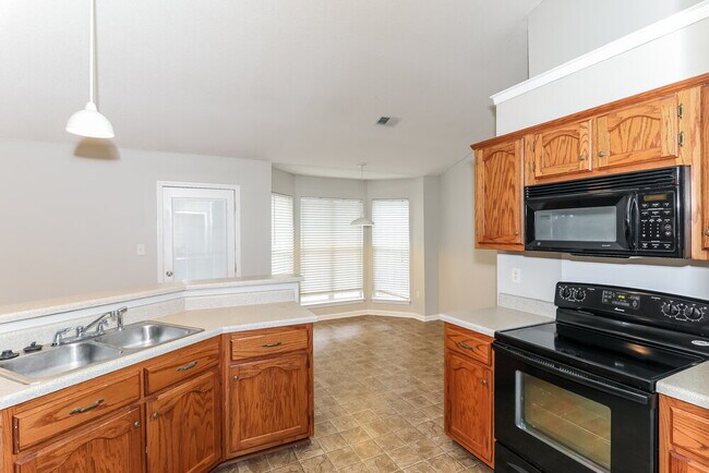 Photo - 7875 Sarah Ann Dr S