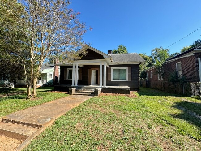 Building Photo - Nice 3 bedroom 1 bathroom House