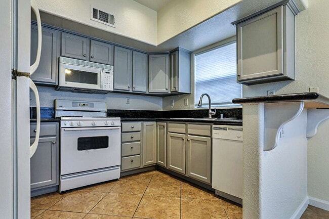 Photo - Spacious 1st floor condo in Henderson