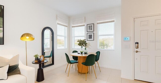 Photo - 2004 Viewfinder St