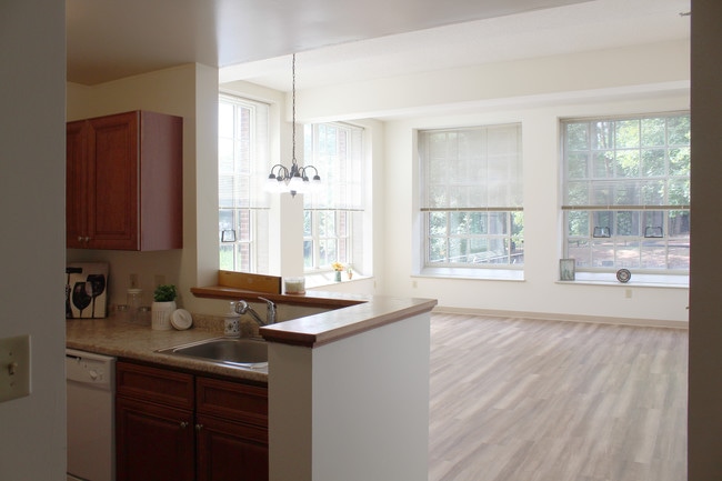 Building Photo - Hayward Landing Rental