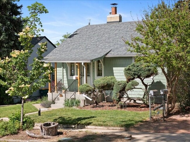 Photo - 3077 Benton St