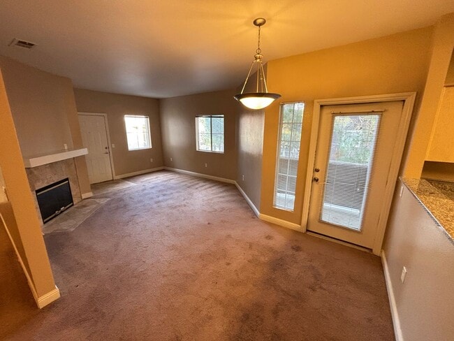 Photo - Gorgeous 2Bed/2Bath/2Car Garage, 2nd-Story Condo located in the West part of the valley— Enjoy Re...