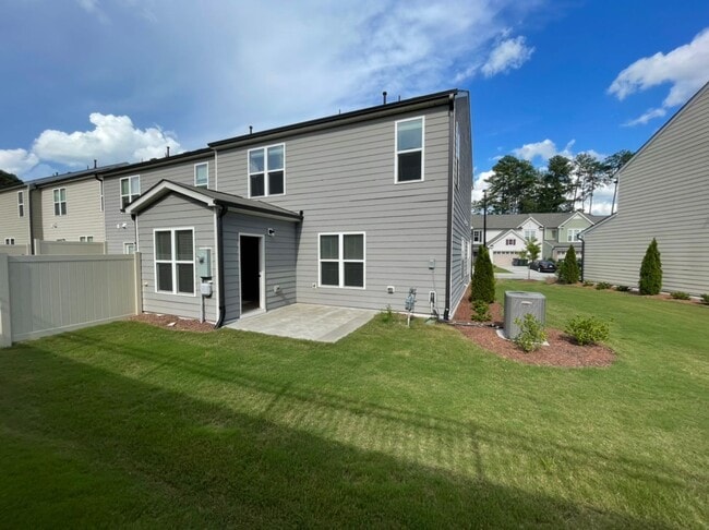 Photo - Like new 3 Bedroom townhouse with 2 car garage