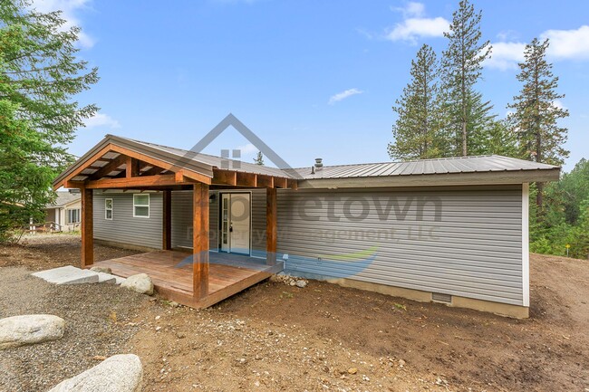 Photo - 3 Bedroom 2 Bathroom Home in a Rustic Setting with Mountain Views Available in Blanchard!