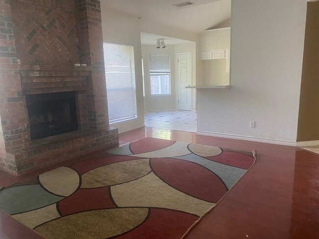 Photo - 307 Deren Ln