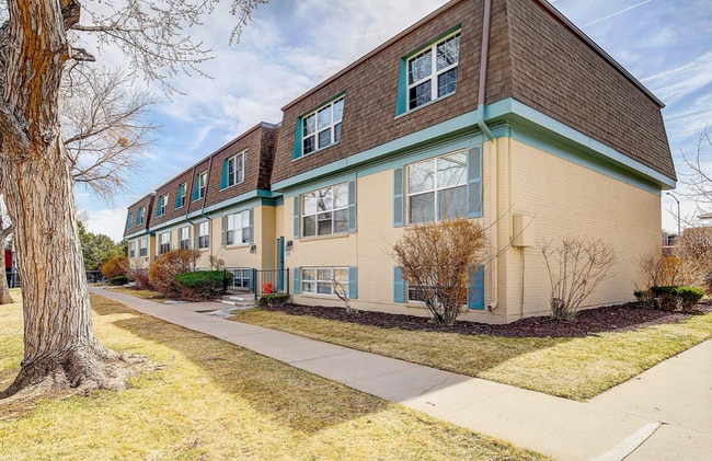 Building Photo - 9440 E Girard Ave